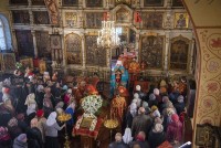 Александр, Митрополит Рижский и всея Латвии, совершает богослужение 